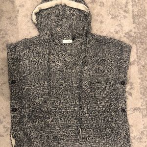 RD Style Sweater Poncho Size Medium